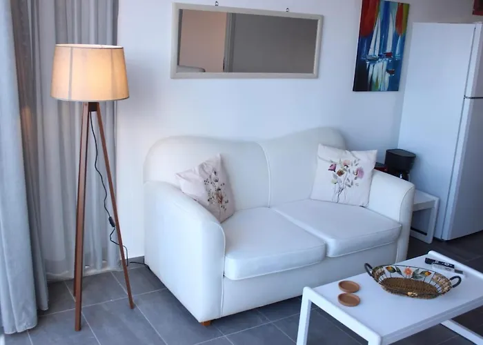 Apartment Karya Is 50 Meters From The